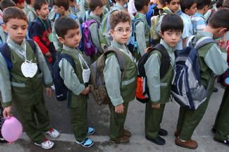  رئیس اداره بازرسی و پاسخگویی به شكایات آموزش و پرورش شهر تهران: پوشیدن لباس فرم در مدارس و مشاركت در هزینه های مدرسه داوطلبانه است و اجباری نیست 