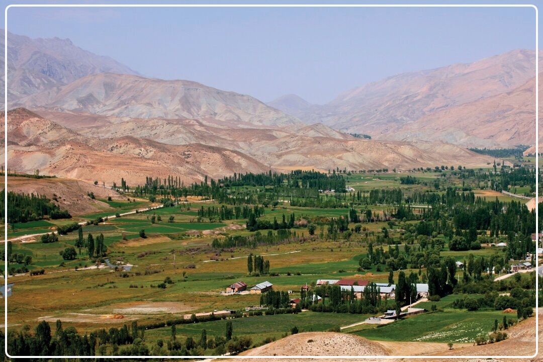ارجمند؛ سرزمین چشمه‌ساران و جنگل‌های همیشه‌سبز