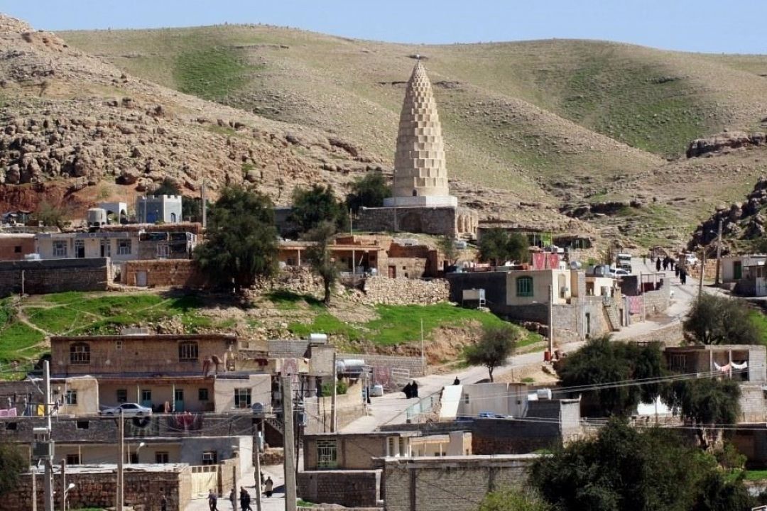 درآستان