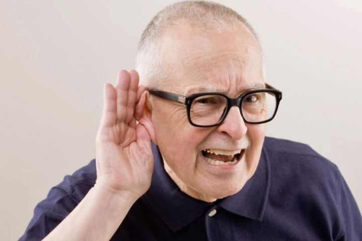پیرگوشی، عارضه ای در دوران سالمندی/ سمعك و توانبخشی شنیداری تنها راه درمان آن
