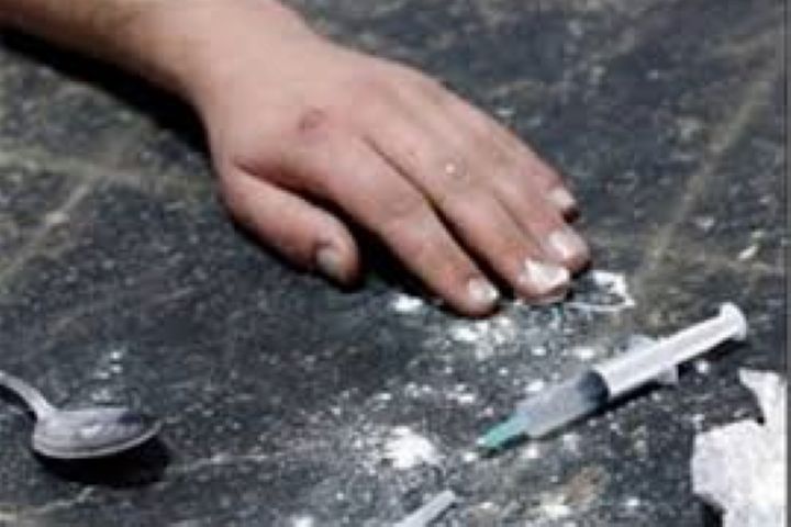 بازنگری دستورالعمل ارائه خدمات بیمه درمانی به معتادان مواد مخدر و روان گردان