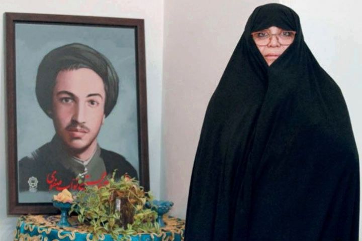  گفتگو با زنان قهرمان دفاع مقدس در رادیو تهران 