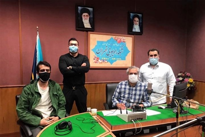 گزارشی از پشت صحنه برنامه سحر رادیو تهران/ گوینده‌ای كه صدایش نوستالژی شده است 