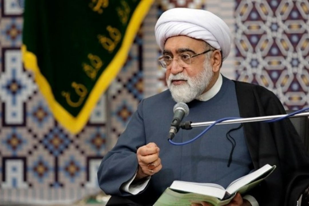 قلم و نویسندگی مهم ترین ابزار جهاد تبیین است