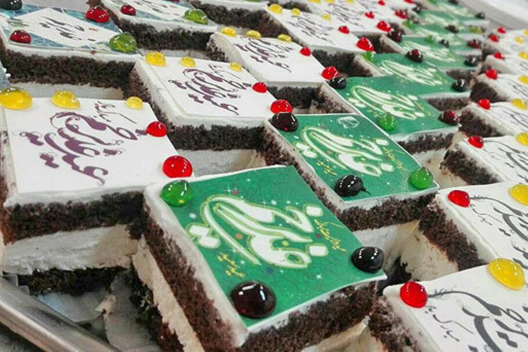 یك جعبه شیرینی در «دفتر آفتاب» 