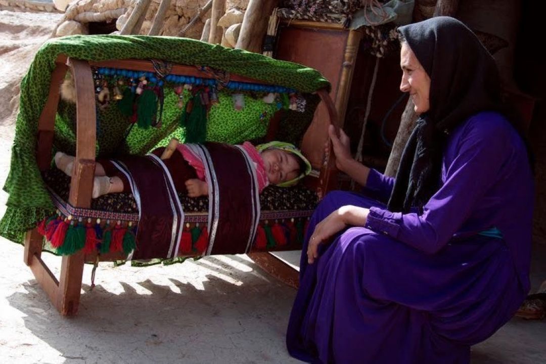 شعر با لالایی مادران زاده شد