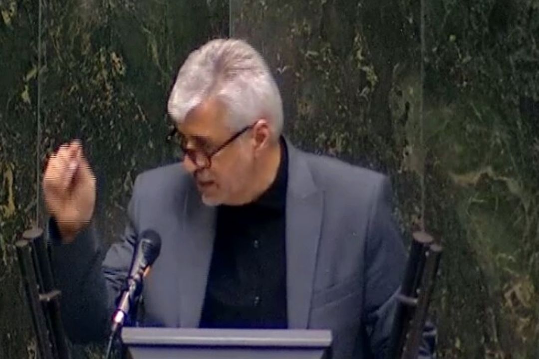 كارت زرد مجلس به وزیر ورزش و جوانان