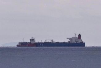 نفتكش ایران نفت توقیف‌شده خود توسط آمریكا را باز پس گرفته و یونان را ترك می‌كند