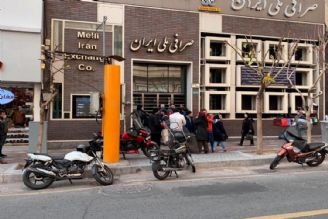 قیمت فروش دلار در صرافی بانك ملی ایران بدون تغییر نسبت به اعلام شد 