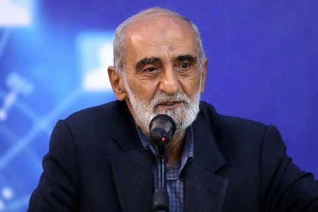 شریعتمداری : مذاكره شتر مجنون است، به كوی لیلی نمی رود