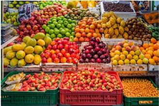 تنوع میوه در بازار زیاد است/ قیمت‌ها شكسته می‌شود