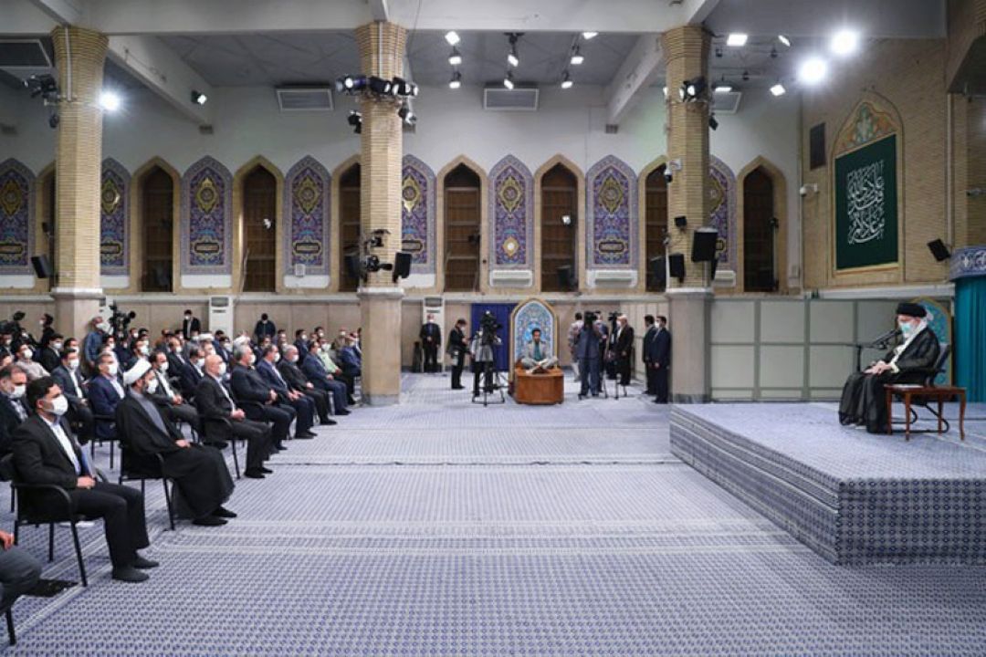 دانشگاه جلوی سلطه دشمن را می‌گیرد 
