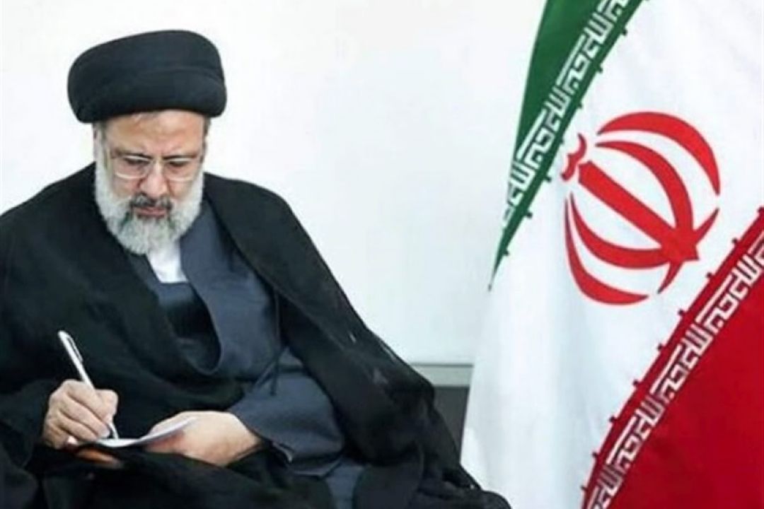 تبریك قهرمانی تیم ملی فوتبال ساحلی و تیم ملی كشتی فرنگی از سوی رئیسی
