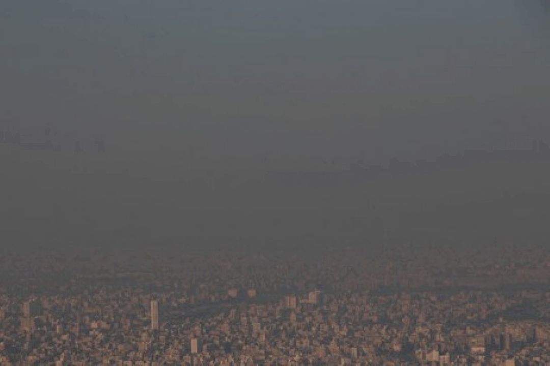 درخواست وزارت بهداشت برای دوركاری كارمندان تهرانی/استنشاق هوای ناسالم مساوی با مصرف سیگار