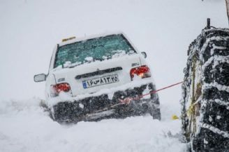 برف و باران در محورهای 23 استان و انسداد 11 جاده/ ‌تجهیز خودرو‌ به زنجیرچرخ‌ ضروری است