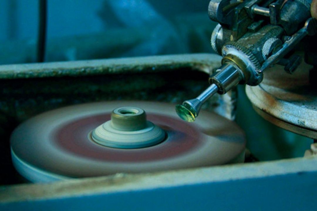 منهای نفت - گوهر تراشی