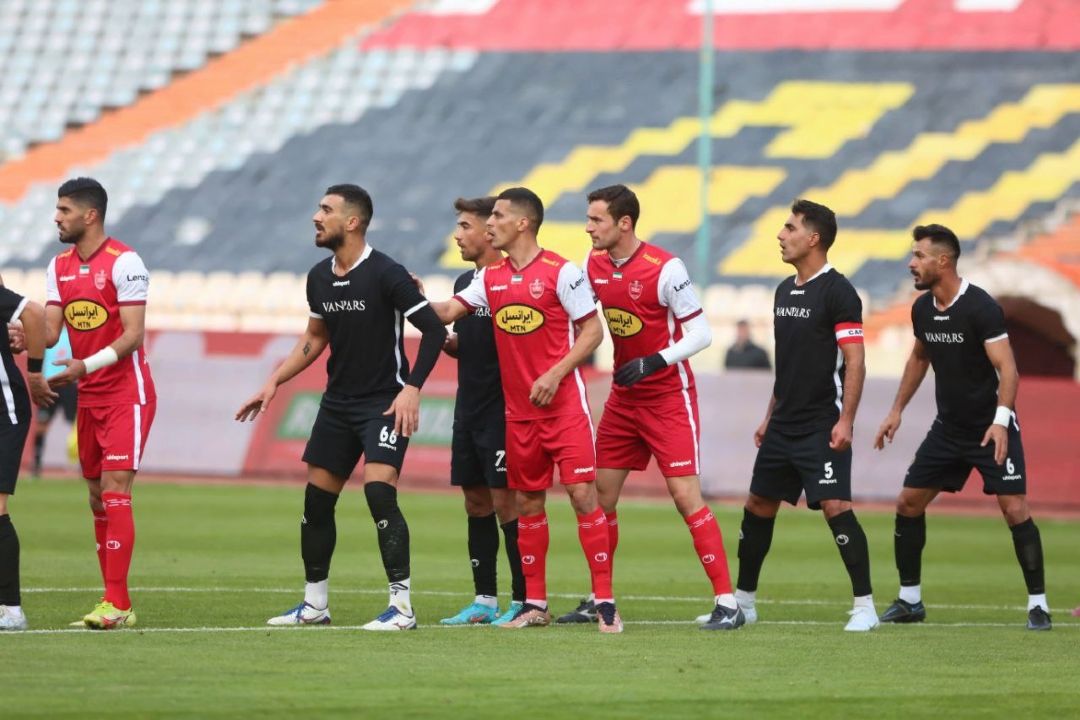 پرسپولیس 2 (4)-(1) 2 ون پارس اصفهان/ بیرانوند حكم صعود سرخپوشان را امضا كرد