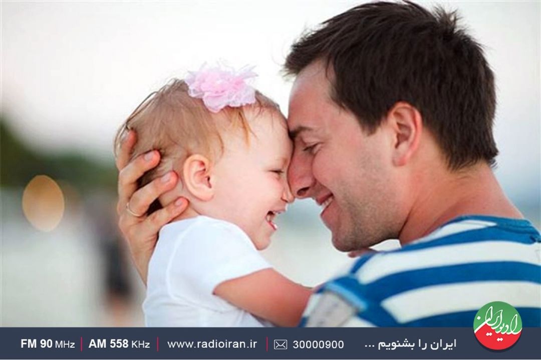 بهتر است پدر و مادر به اندازه به كودكان خود محبت كنند
