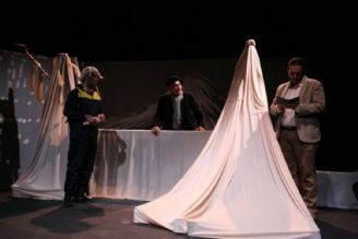 نمایش عقاب براساس شعر «عقاب» پرویز ناتل خانلری است