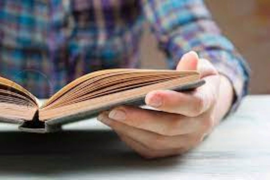 اهمیت كتابخوانی و قصه‌گویی برای كودكان