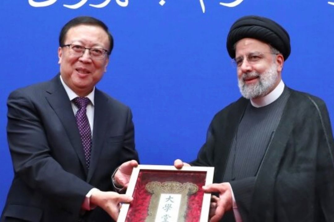 رییسی استاد افتخاری دانشگاه پكن شد