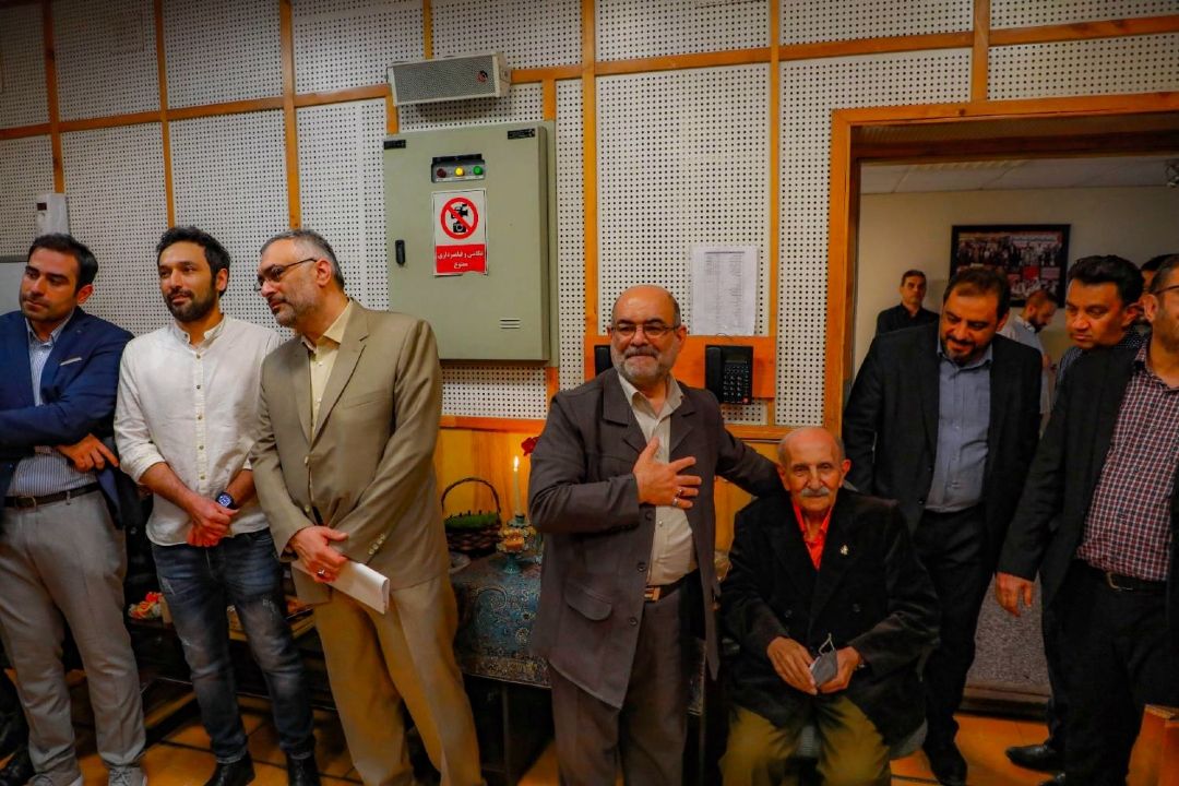 معاون صدا از استودیوهای پخش ویژه برنامه های نوروزی رادیو بازدید كرد