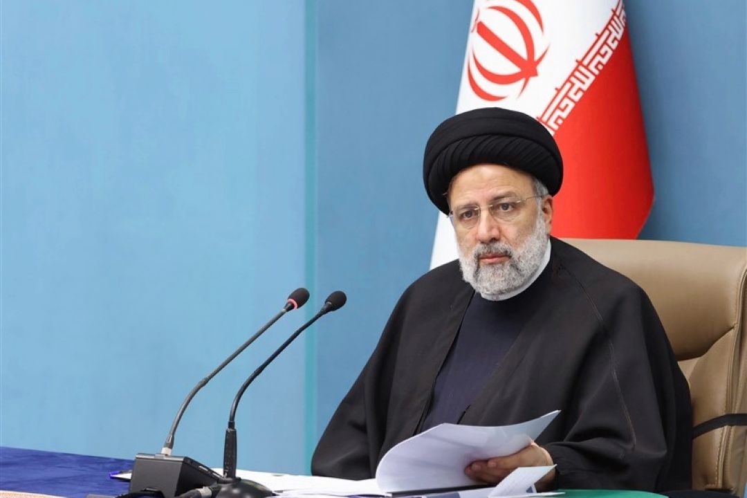 امضای سند احداث خط ریلی رشت ـ آستارا/ رئیسی: این مسیر برای همه كشورهای منطقه مفید خواهد بود