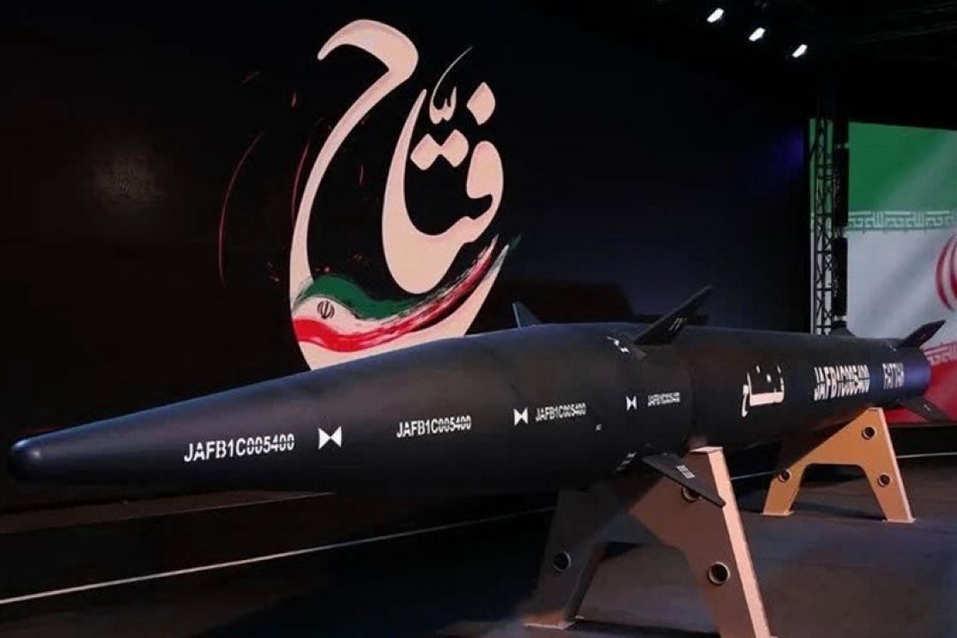 فتاح؛ موشك هایپرسونیك سپاه رونمایی شد