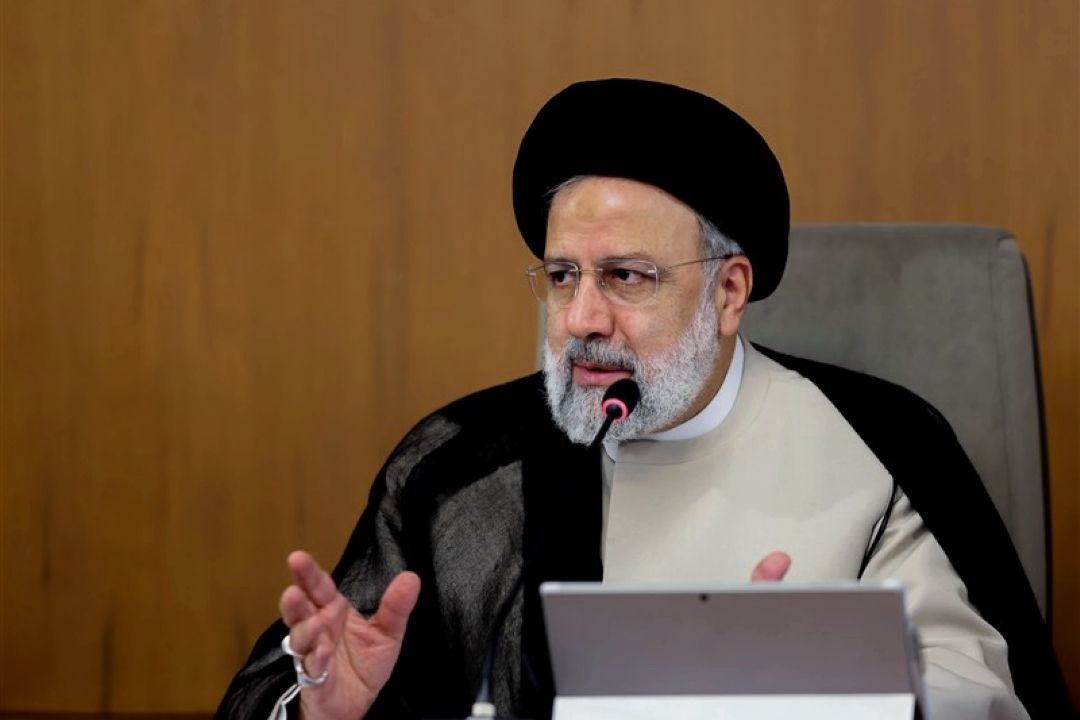 تأكید رئیس‌جمهور بر اقناع افكار عمومی درباره تغییر ساعت كار ادارات