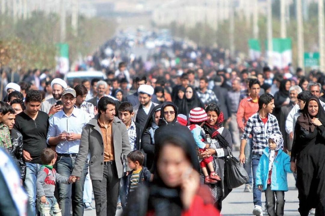 تاثیر اجتماع بر فرزندآوری