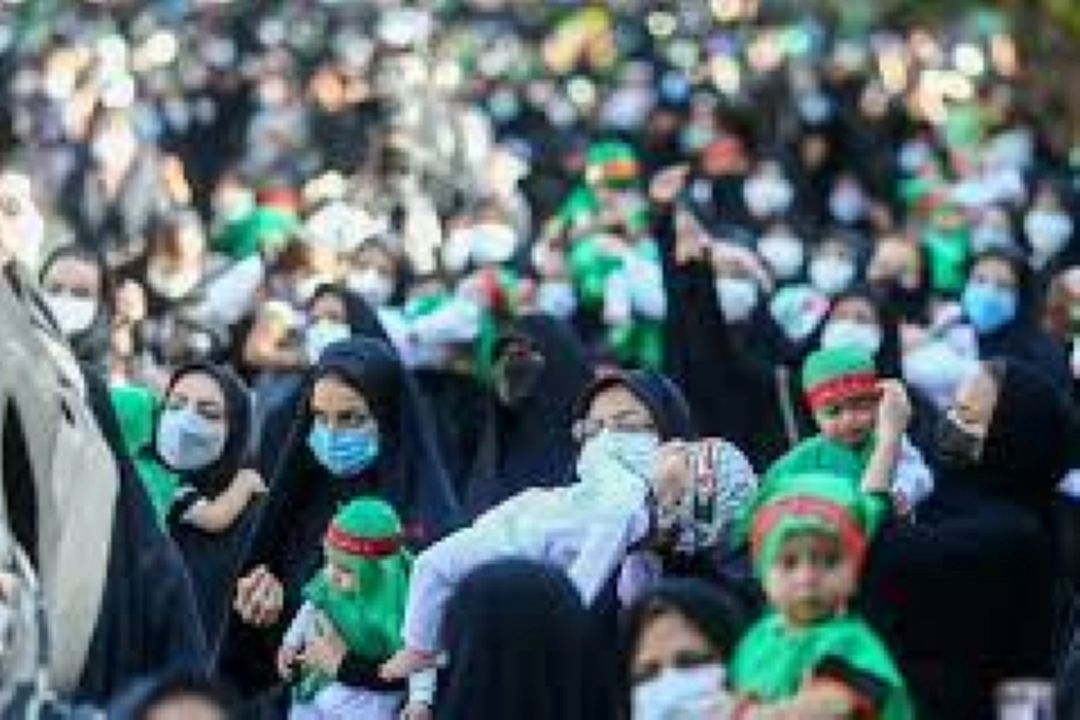 گزرش برگزاری مراسم شیرخوارگان حسینی با «شكوفه سیب»