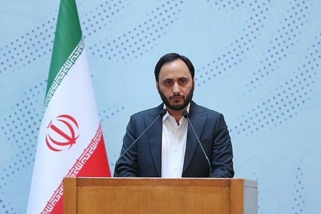 قرائت قرآن توسط سخنگوی دولت در نشست خبری/ بهادری: مطالبه فوری ایران توقف اهانت به قرآن و مجازات عوامل است