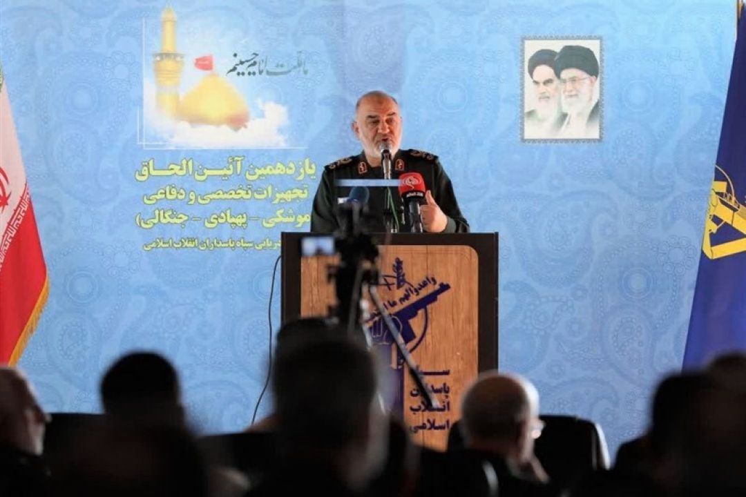 سرلشكر سلامی: شعاع تأثیر نیروی دریای سپاه و ارتش هر نقطه از اقیانوس‌ها است