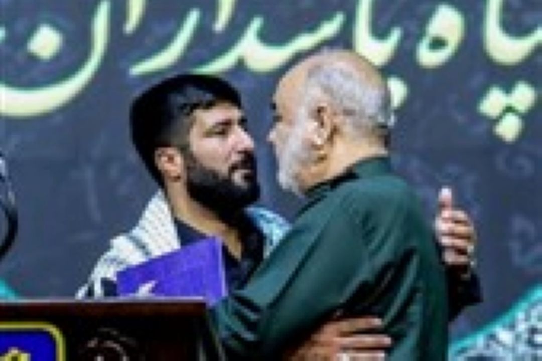 فرزاد بادپا خادم فداكار حرم شاهچراغ پاسدار شد