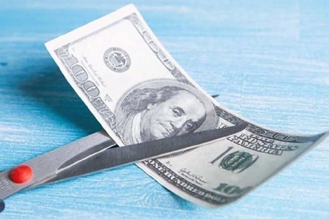 برای دلارزدایی باید بودجه شركت‌های بزرگ كشور به ریال تبدیل شود 