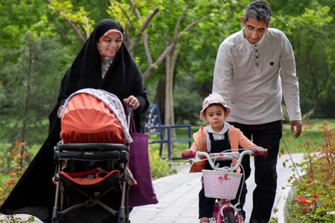 نقش كلیدی پدر در مدیریت ناهنجاری‌های دوران نوجوانی دختران