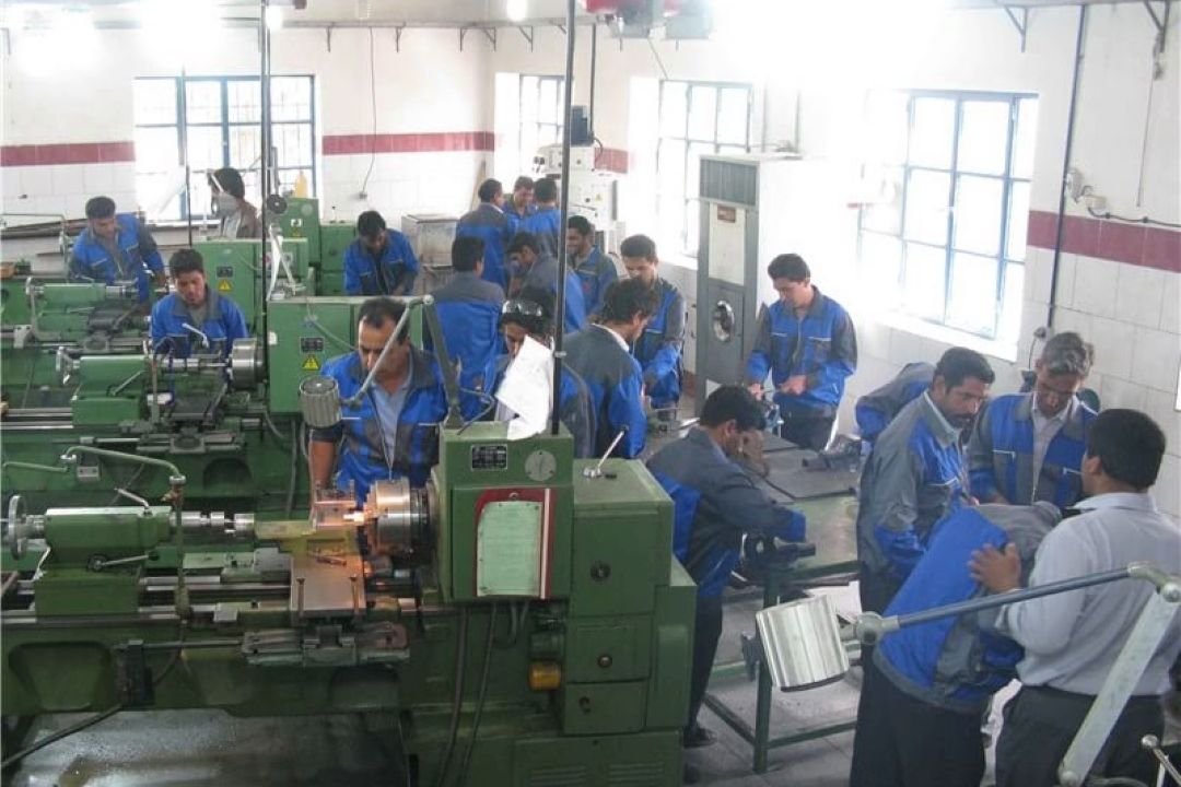 نگاه جامعه به رشته‌های فنی و حرفه‌ای باید اصلاح شود