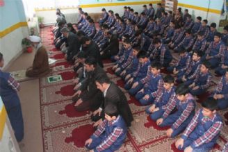 تجهیز مدارس برای اقامه باشكوه نماز جماعت دانش آموزان 