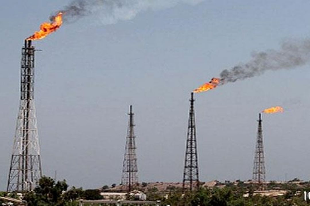 مصوبه مجلس برای تحول در حوزه جمع آوری گازهای مشعل؛ جریمه در انتظار مستنكفین عدم جمع آوری گازهای فلر