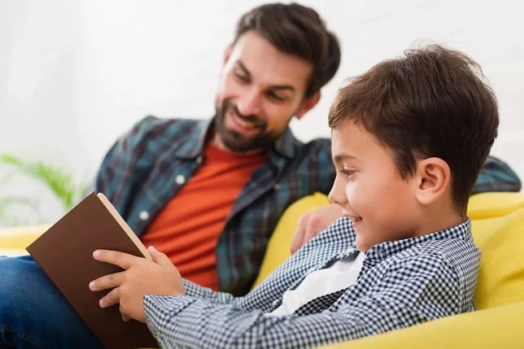 كتاب خوانی در خانواده ماجرا دارد