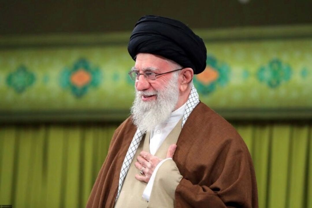 آیت‌الله خامنه‌ای: امروز بار جهاد تبیین بر دوش شما مداحان اهل‌بیت(ع) است