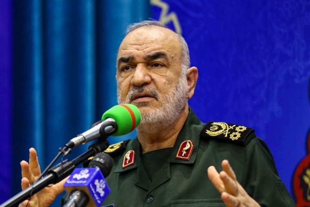 سرلشكر سلامی: خواب‌های پریشان دشمن را باطل كرده‌ایم/ قدرت حقیقی سپاه متصل به مردم است