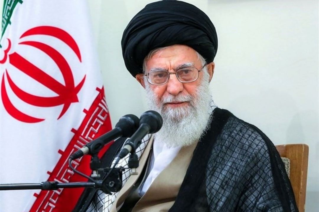 رهبر معظم انقلاب: مسئولان كشورهای اسلامی شریان‌های حیاتی رژیم صهیونیستی را قطع كنند