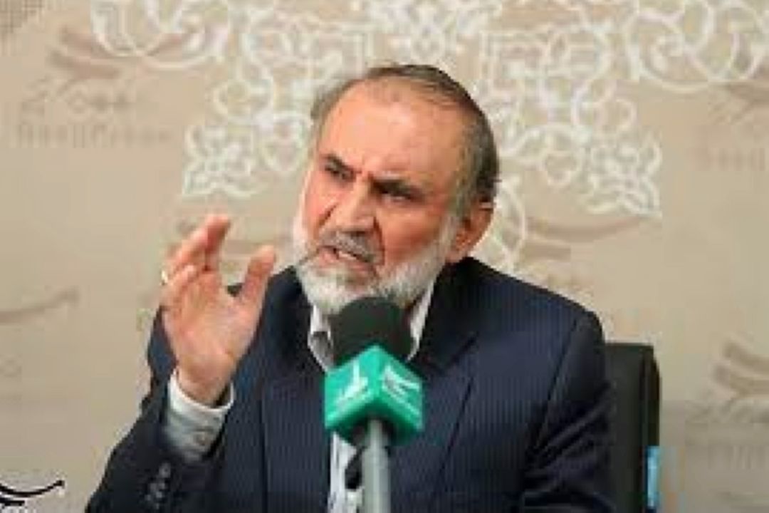 ستایش خداوندی كه خالق آسمانها و زمین و نور و تاریكیست