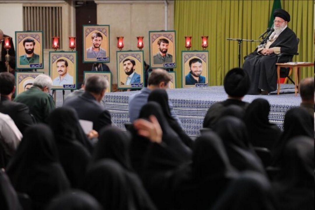 رهبر انقلاب: «تكبیر گفتن روی پشت‌بام» ابتكار تهرانی‌ها بود