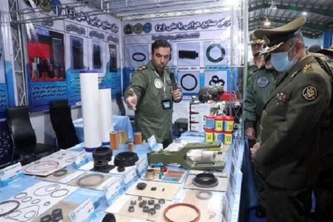 فرمانده كل ارتش از آخرین دستاوردهای نیروی زمینی ارتش بازدید كرد