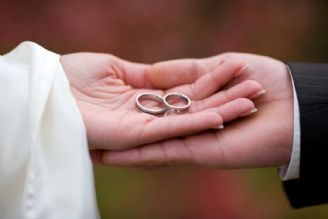ازدواج به موقع یكی از جنبه‌های مهم سلامت جوانان است