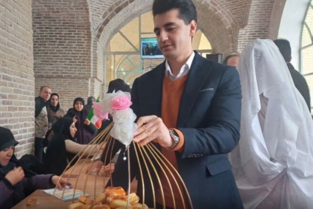 عقد زوج نیشابوری در شعبه اخذ رای