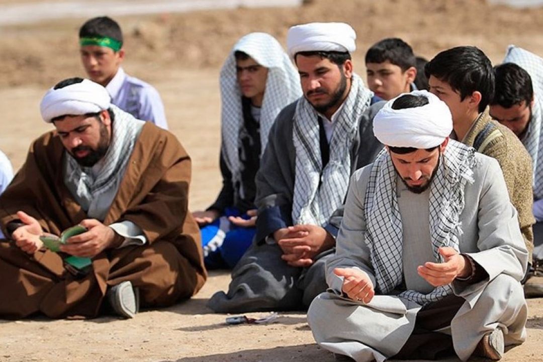 حضور و همراهی طلاب و روحانیون در تمامی سفرهای مردم در اردوهای راهیان نور 