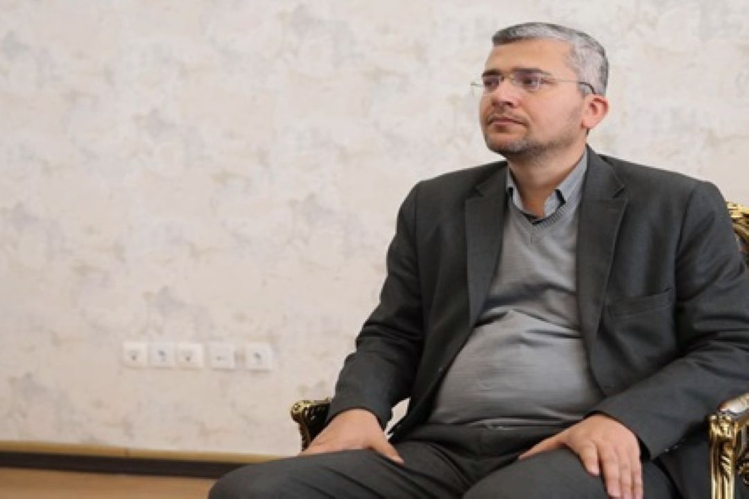 واگذاری سهام تیم استقلال به هلدینگ خلیج فارس اقدامی غیرقانونی است/رئیس جمهور جلوی این واگذاری را بگیرد